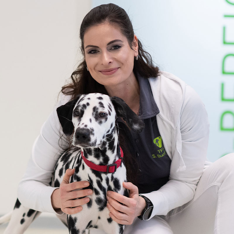 SABINE BUCHHOLZ TFA –das Organisationstalent am Empfang Sie plant Ihre Termine und sorgt für hygienisch einwandfreie Instrumente.